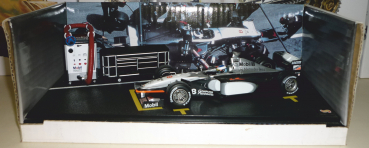Mattel Hot Wheels Racing 22821 McLaren Mercedes MP4-13 Mika Häkkinen 1998 1:24