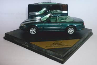 Vitesse V100A Jaguar XK8 Cabrio Rechtslenker grünmet. 1:43